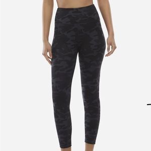 danskin camo 7/8 leggings
